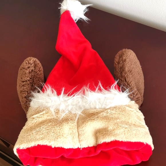 A Christmas hat - Picture 2 of 2